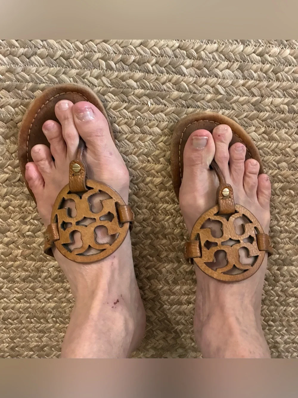 Tory Burch Tan Leather Cutout Thong Sandals size 9.5